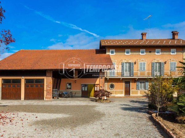 casa indipendente in vendita a Trinità