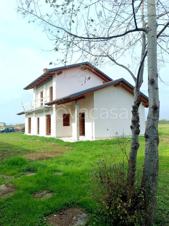 casa indipendente in vendita a Trinità