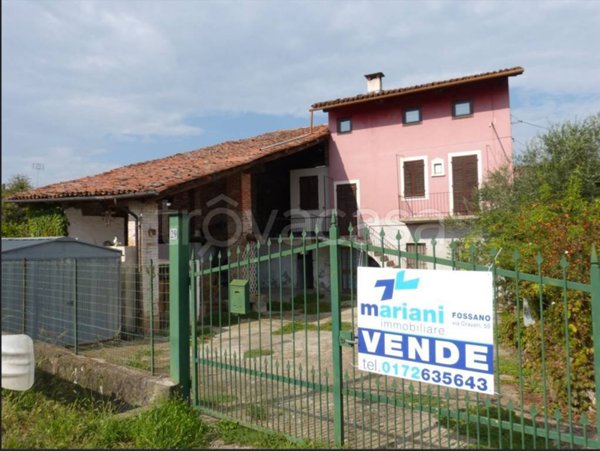 casa indipendente in vendita a Trinità