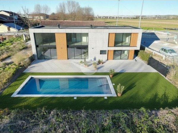 casa indipendente in vendita a Trinità