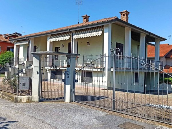 casa indipendente in vendita a Trinità