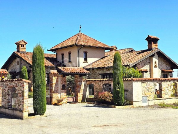 casa indipendente in vendita a Trinità