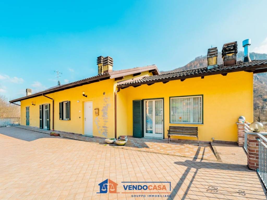 casa indipendente in vendita a Valdieri in zona Andonno