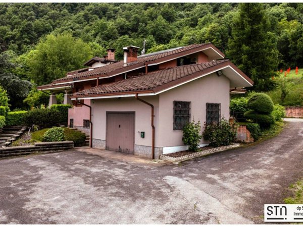 casa indipendente in vendita a Valgrana
