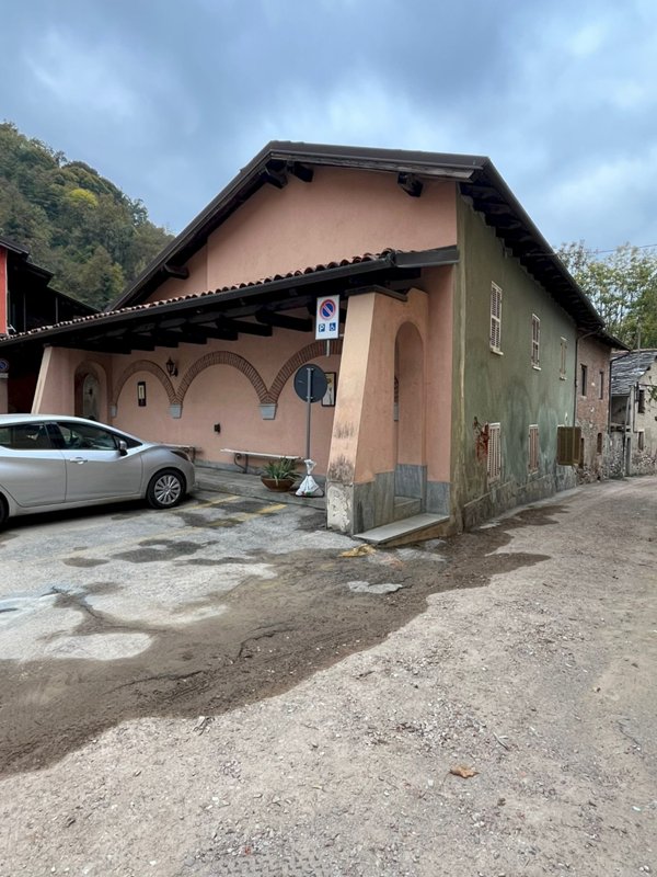 casa indipendente in vendita a Valgrana