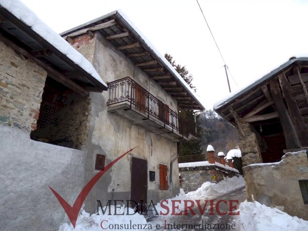 casa indipendente in vendita a Valloriate