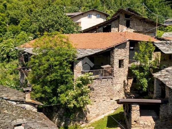 casale in vendita a Venasca