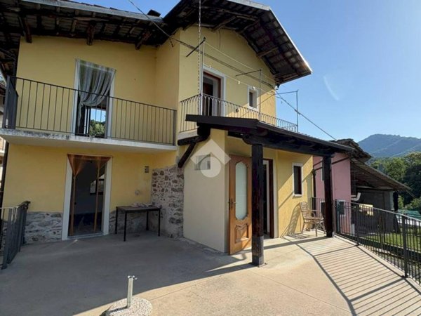 casa indipendente in vendita a Venasca