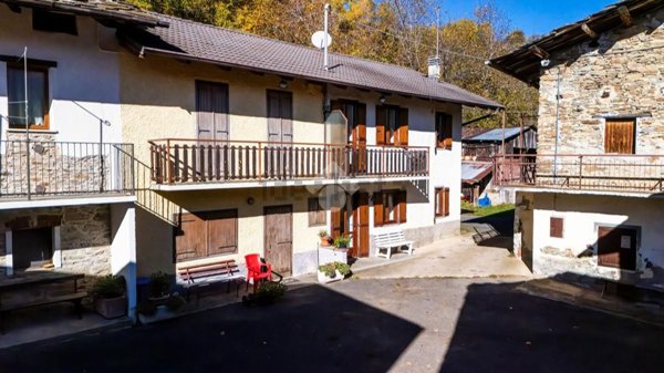 casa semindipendente in vendita a Venasca