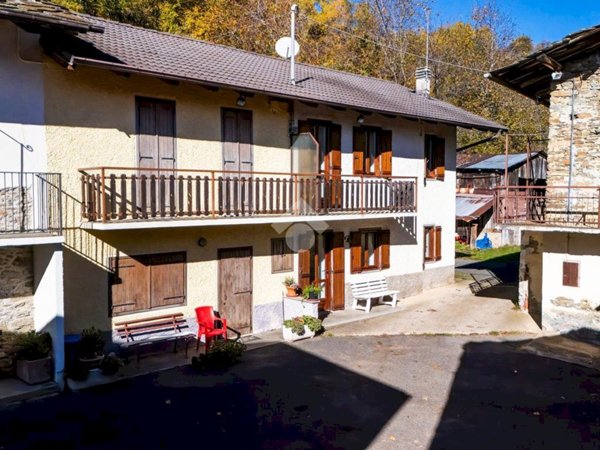 casa semindipendente in vendita a Venasca