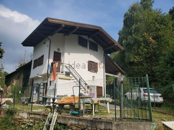 casa indipendente in vendita a Venasca