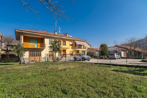 casa semindipendente in vendita a Venasca