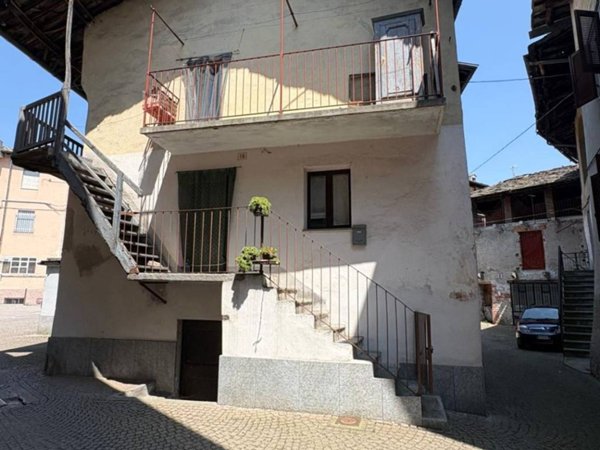 casa indipendente in vendita a Venasca