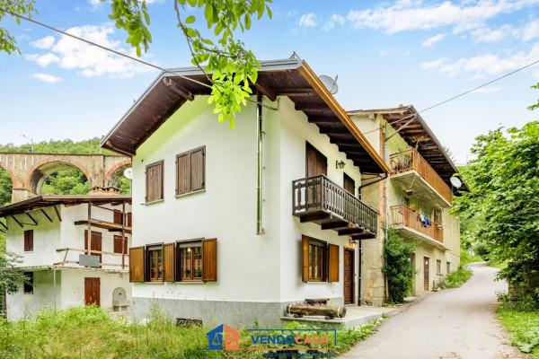 casa indipendente in vendita a Vernante