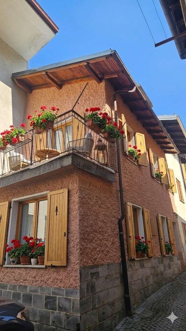 casa indipendente in vendita a Vernante