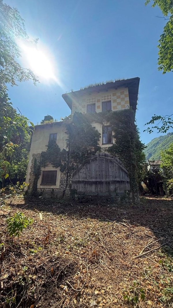 casa indipendente in vendita a Vernante