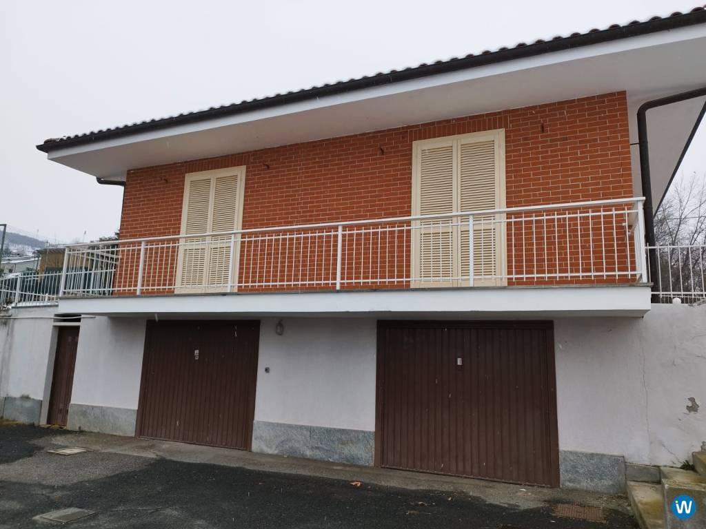 casa indipendente in vendita a Verzuolo in zona San Bernardo