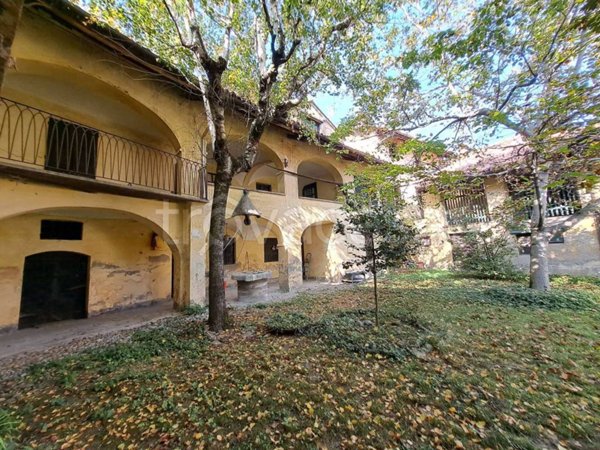 locale di sgombero in vendita a Verzuolo in zona Villanovetta