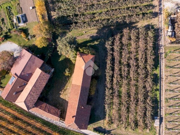 casa indipendente in vendita a Verzuolo in zona Chiamina