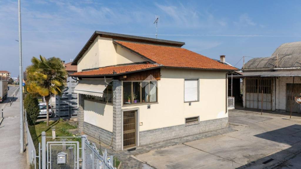 casa indipendente in vendita a Verzuolo
