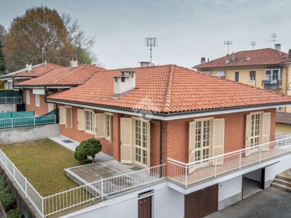 casa indipendente in vendita a Verzuolo in zona San Bernardo