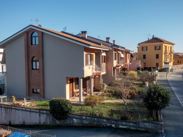 casa indipendente in vendita a Verzuolo in zona Villanovetta