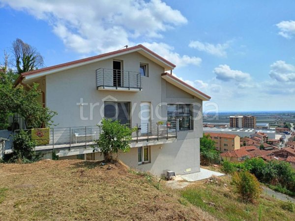 casa indipendente in vendita a Verzuolo