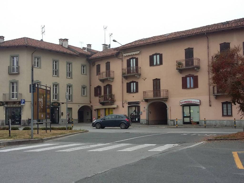 locale commerciale in vendita a Verzuolo in zona Villanovetta