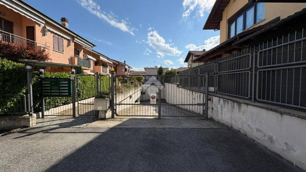 locale di sgombero in vendita a Verzuolo