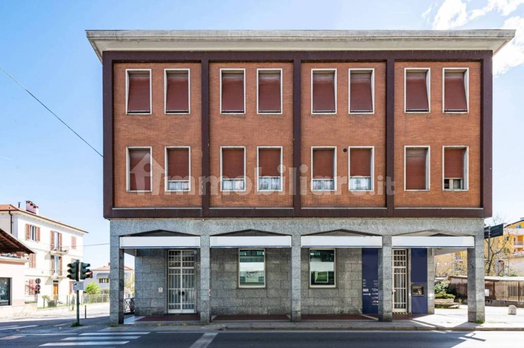 negozio in vendita a Verzuolo