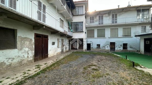 casa indipendente in vendita a Verzuolo in zona San Bernardo