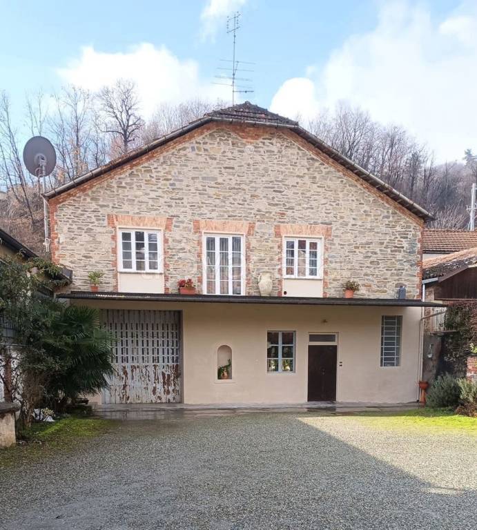 casa indipendente in vendita a Verzuolo