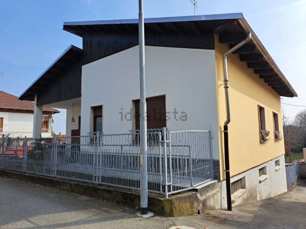 casa indipendente in vendita a Verzuolo