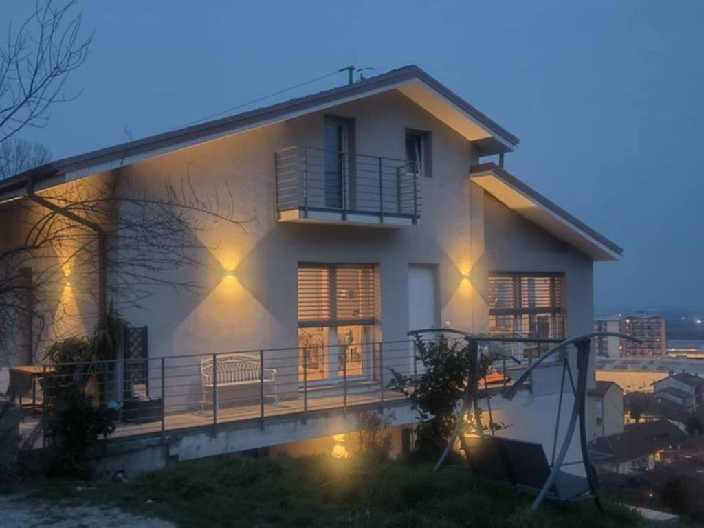 casa indipendente in vendita a Verzuolo