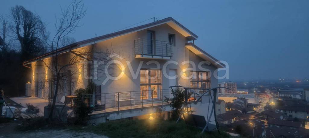 casa indipendente in vendita a Verzuolo