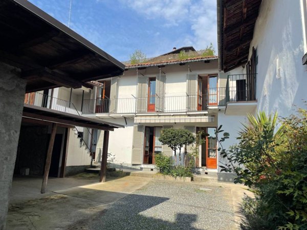 casa indipendente in vendita a Verzuolo in zona Villanovetta