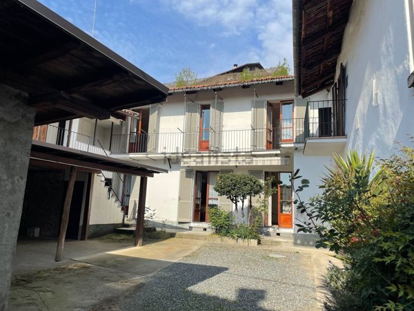 casa indipendente in vendita a Verzuolo in zona Villanovetta