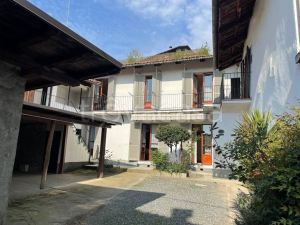 casa indipendente in vendita a Verzuolo in zona Villanovetta