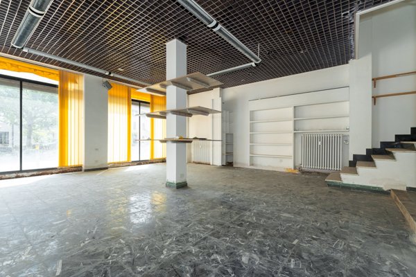 negozio in vendita a Verzuolo