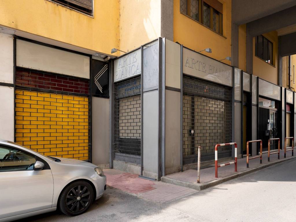 negozio in vendita a Verzuolo