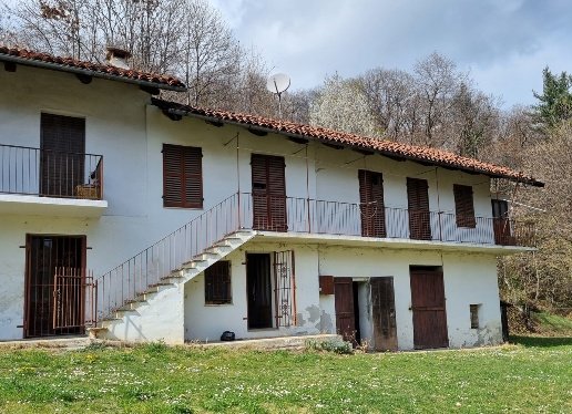 casale in vendita a Verzuolo in zona San Bernardo