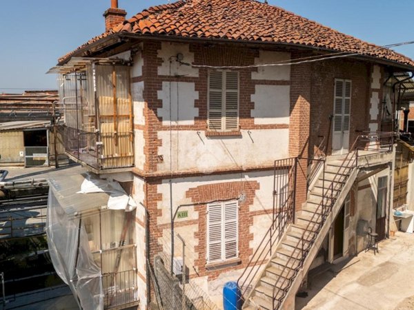 casa indipendente in vendita a Verzuolo in zona Papò