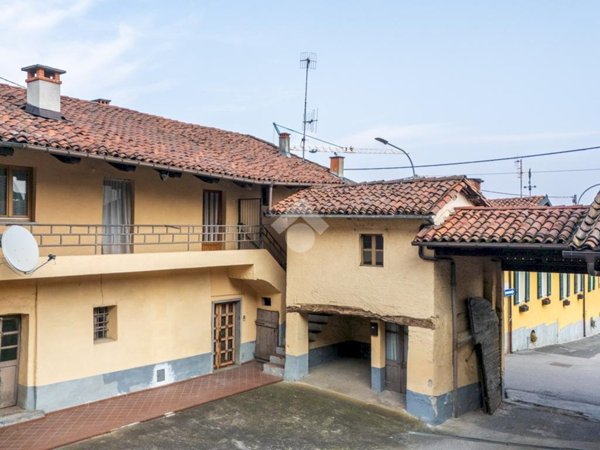 casa indipendente in vendita a Verzuolo in zona Villanovetta