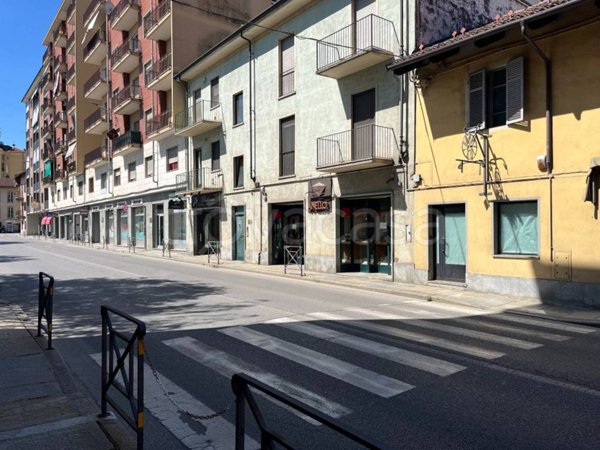 negozio in vendita a Verzuolo in zona Papò