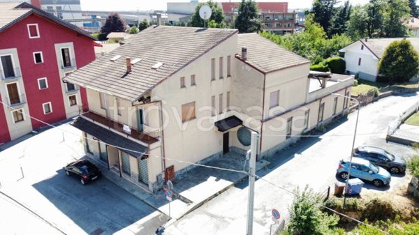 casa indipendente in vendita a Verzuolo in zona Villanovetta