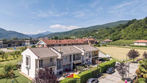 casa indipendente in vendita a Verzuolo in zona Villanovetta