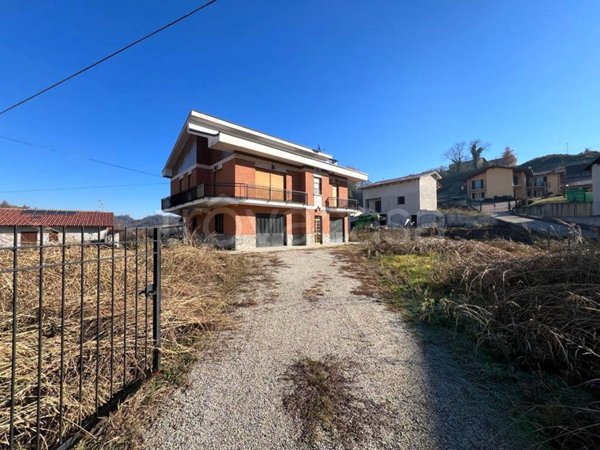 casa indipendente in vendita a Vezza d'Alba