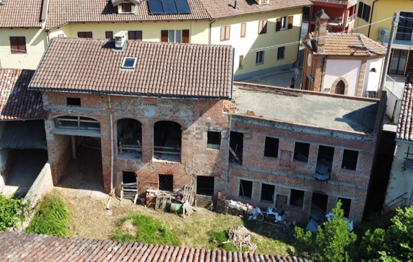 casa indipendente in vendita a Vezza d'Alba