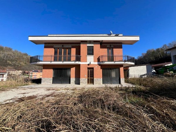 casa indipendente in vendita a Vezza d'Alba