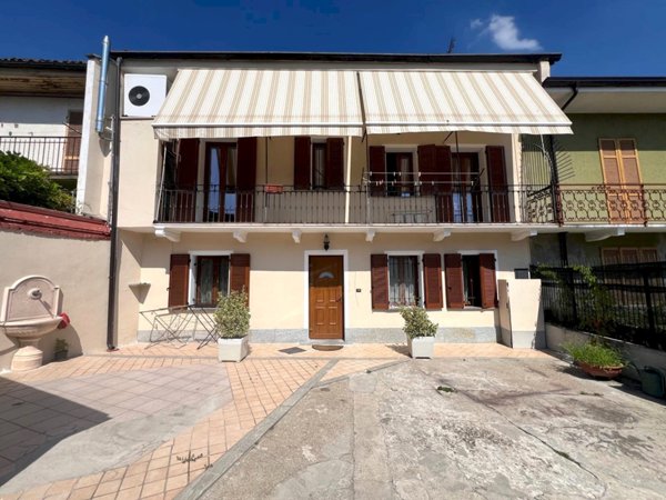 casa indipendente in vendita a Vezza d'Alba